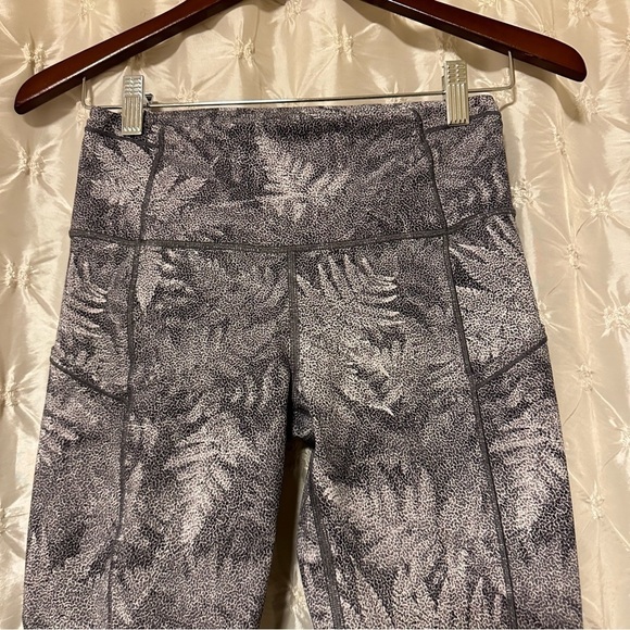 Lululemon Fast & Free 7/8 Tight Leggings Kindred Spirit Alpine White Multi - Picture 4 of 14